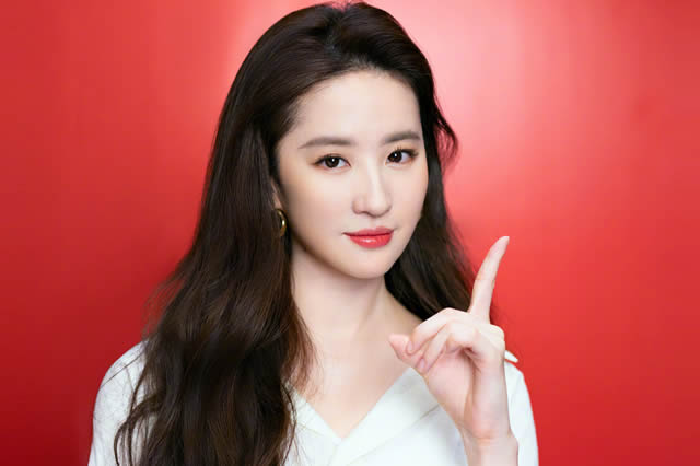 Kiku的“半永久化妆”又被人诟病?小说里演一个穿古装的丑男人?