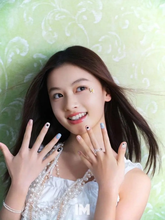 电视剧年度盛典：李小冉造型像服务员，陈晓瘦出新高度，郭京飞脸圆润