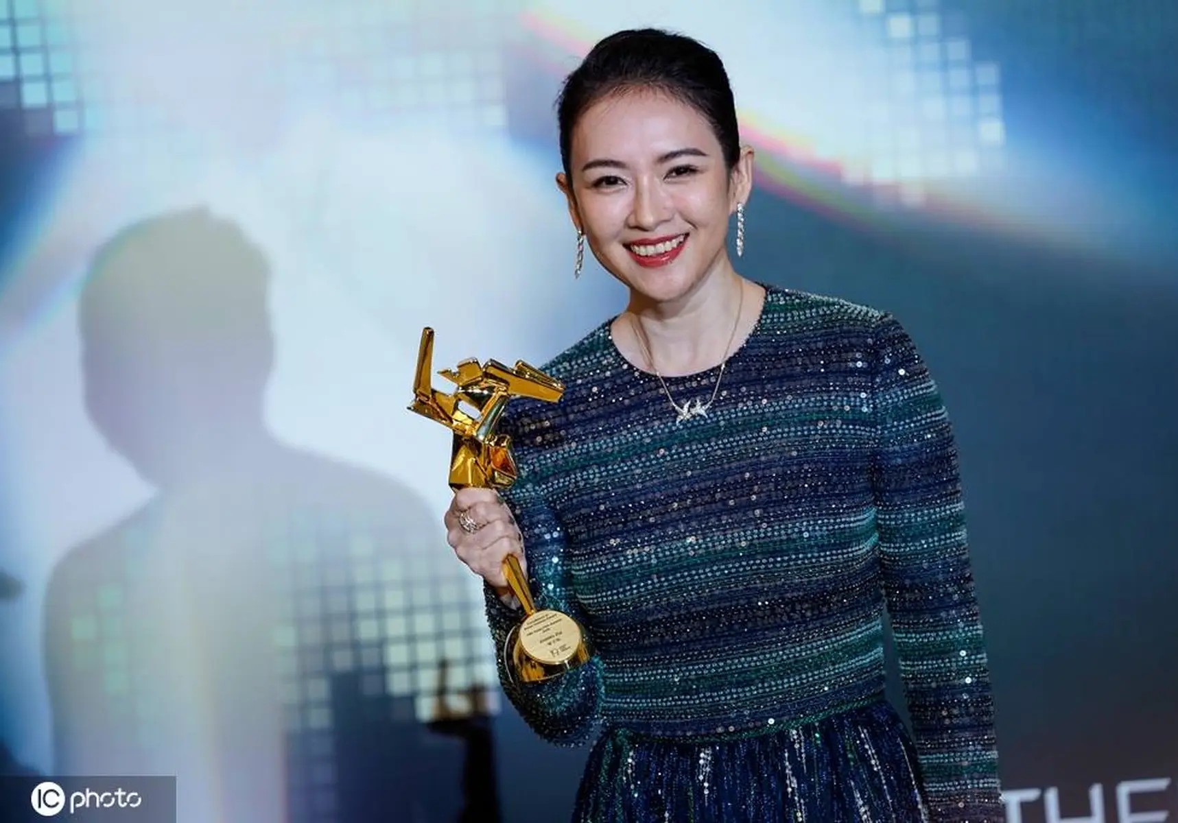 疯癫美国梦没能为他赢得最佳男演员：2025好莱坞的三重现实寓言