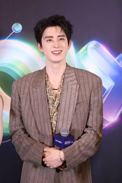 Claude Design 发布，我那个做了十年设计的朋友说：关我屁事